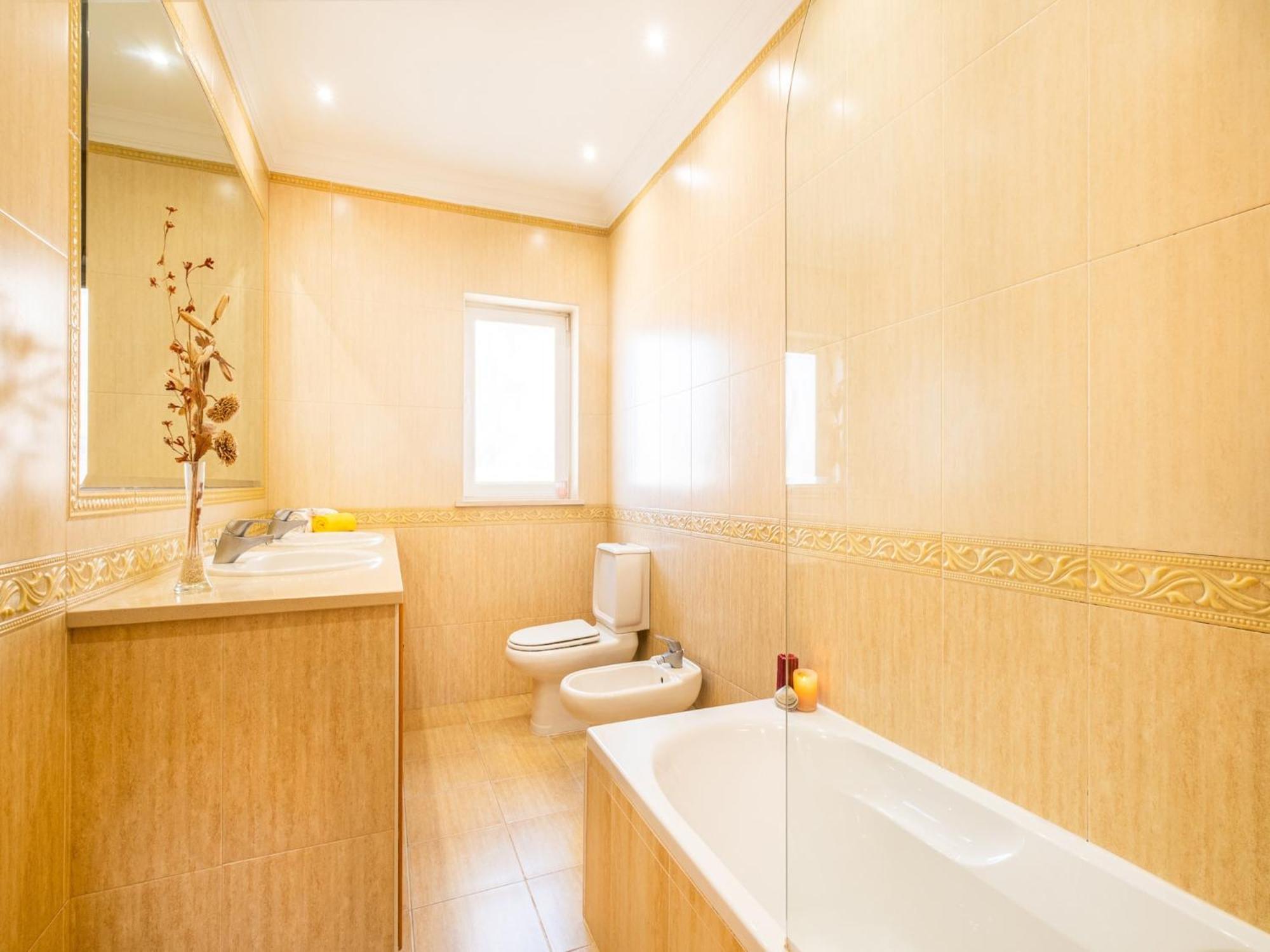 Modern With Sea Views *